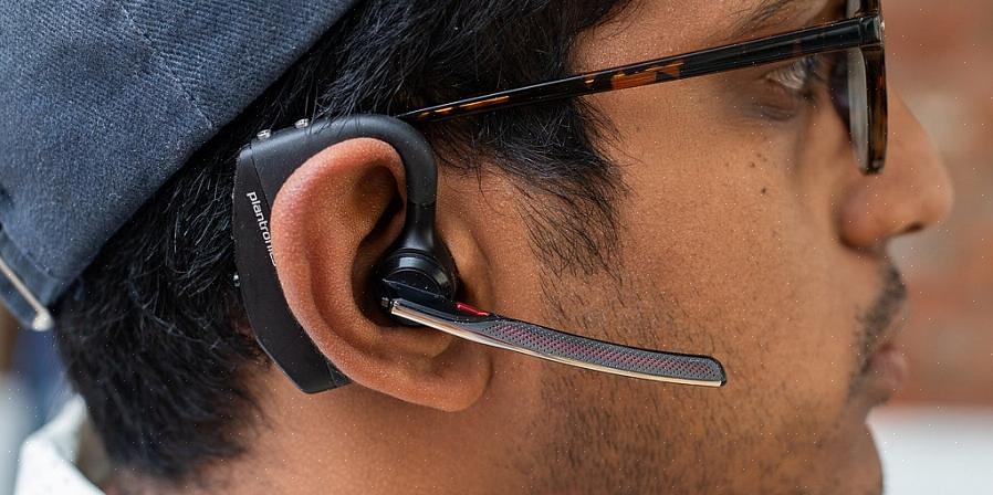 אוזניות Bluetooth ניידות מאפשרות לך להשתמש בטלפון נייד ולדבר עם מישהו מבלי להשתמש בידיים שלך