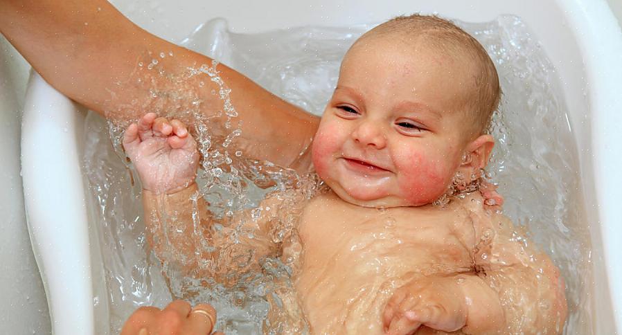 כולל אמבטיות פלסטיק לתינוק לפעוטות ואמבטיות מתנפחות היושבות בתוך האמבטיה הרגילה