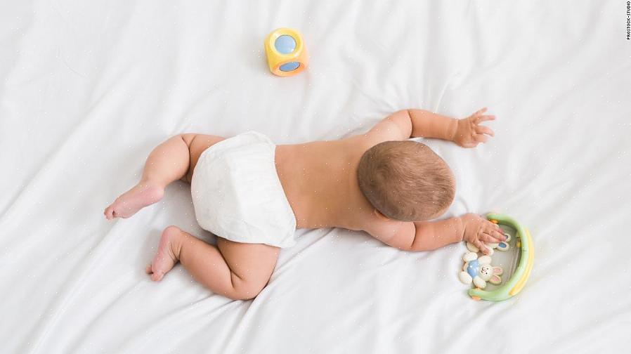 פעילויות חושיות של התינוק מלוות בתיאוריה התפתחותית כדי להמחיש בצורה מושלמת את השלב בו התינוק מתפקד