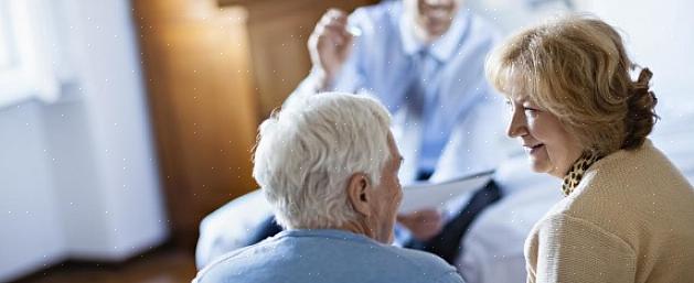 סיפורי הזנחה והתעללות בקשישים בבתי אבות יכולים להוסיף לפחד שלהם
