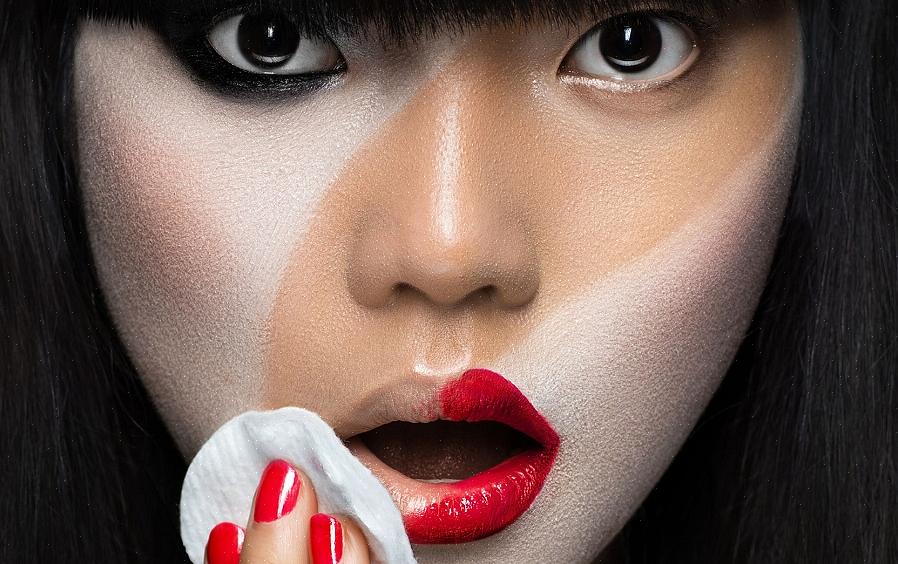 שפשפו בעדינות את אותו חומר הניקוי בו אתם משתמשים על שפתיכם על מנת להסיר את השכבה הראשונה של צבע השפתיים