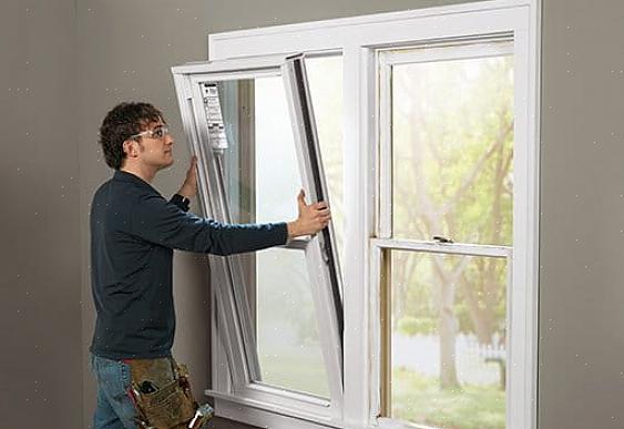 למדוד את הפתיחה של מסגרת החלון הישנה
