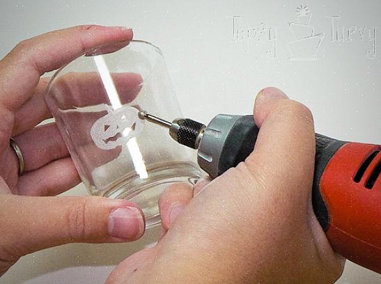 להלן טיפים כיצד לחרוט זכוכית בעזרת כלי Dremel