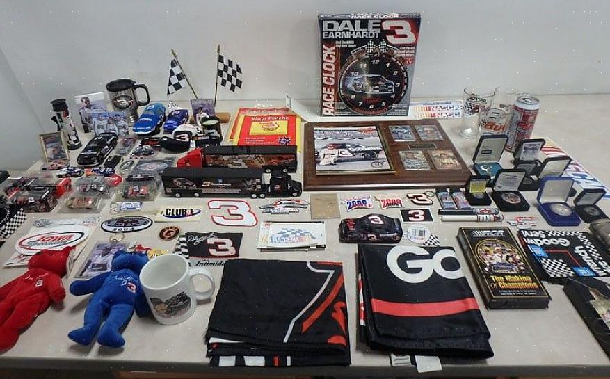 אסוף חבילות חדשות של כרטיסי NASCAR שנמצאו בחנויות צעצועים