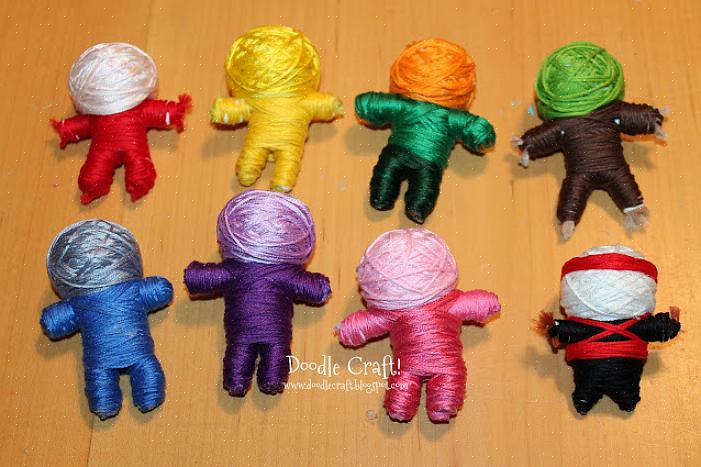 תוכלו ליצור מגוון בובות משאריות בד וחומרים פשוטים שכבר יש לכם בבית
