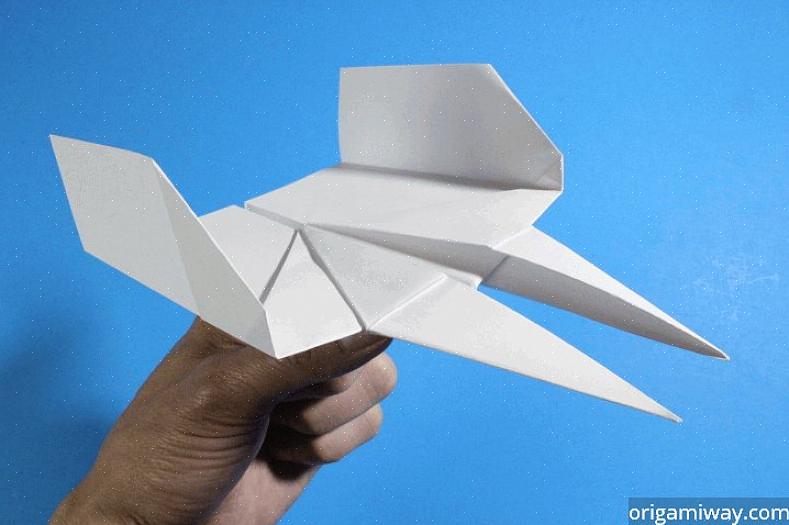 אתה יכול ליצור סוגים משלך של מטוסי נייר