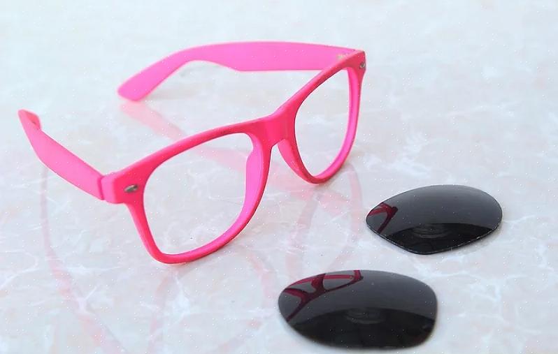 משקפי התלת מימד שלך מוכנים כעת ללבישה ותוכל להכין את המשקפיים הללו לכל אחד מבני משפחתך וליהנות מחוויית התלת
