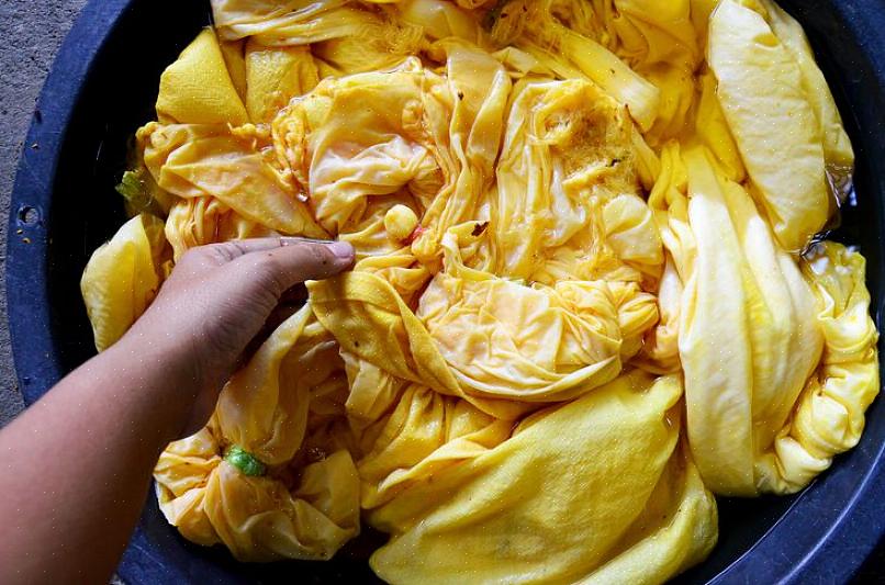 להלן השלבים כיצד לצבוע את הבגדים שלך באמצעות צבע ריט בדלי