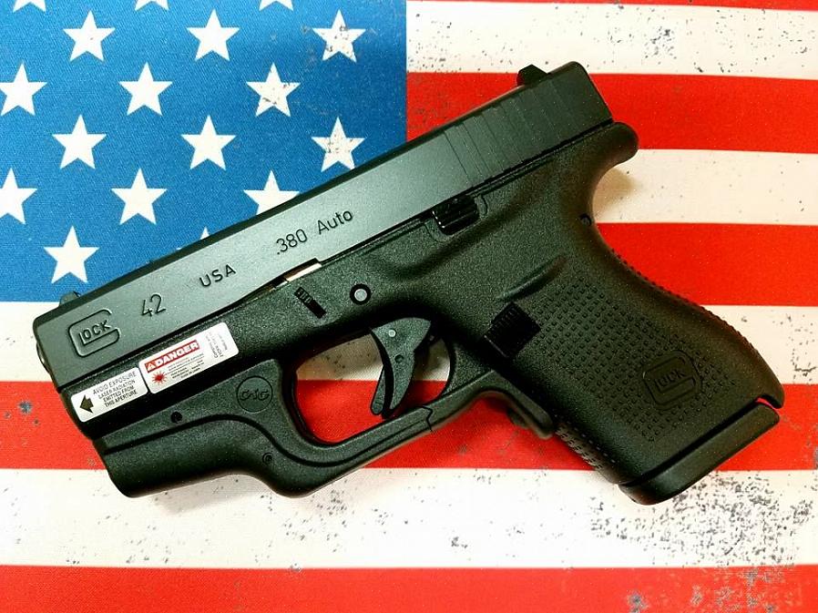 מתווכים לאקדחים הם מוכרים וקונים אקדחים מורשים ובעלי אישור פדרלי במדינה