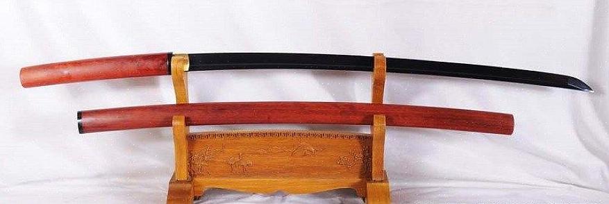 חרב הקטאנה היא אחד מכלי הנשק המכובדים ביותר על ידי היפנים