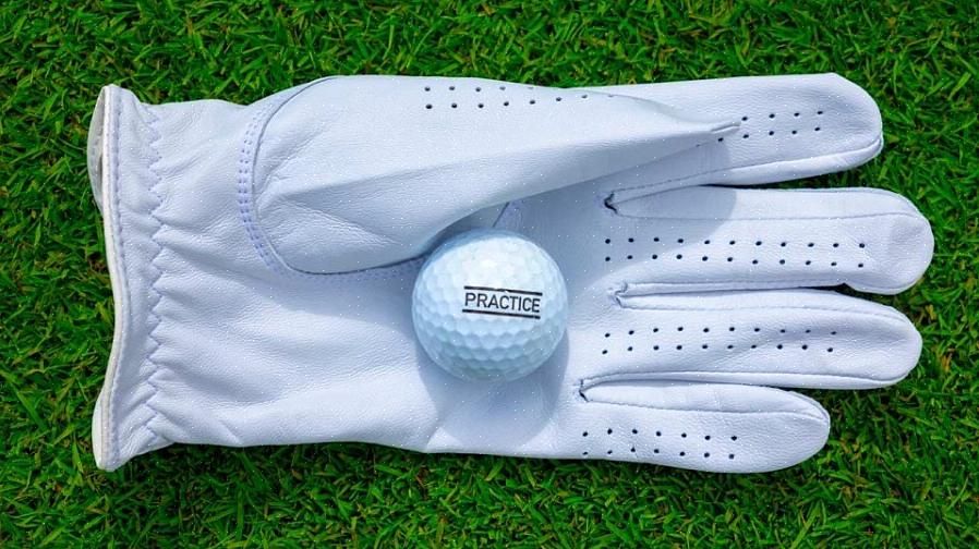 גולפים צריכים להקפיד בבחירת כפפת הגולף הנכונה כמו בבחירת מועדוני הגולף שלהם