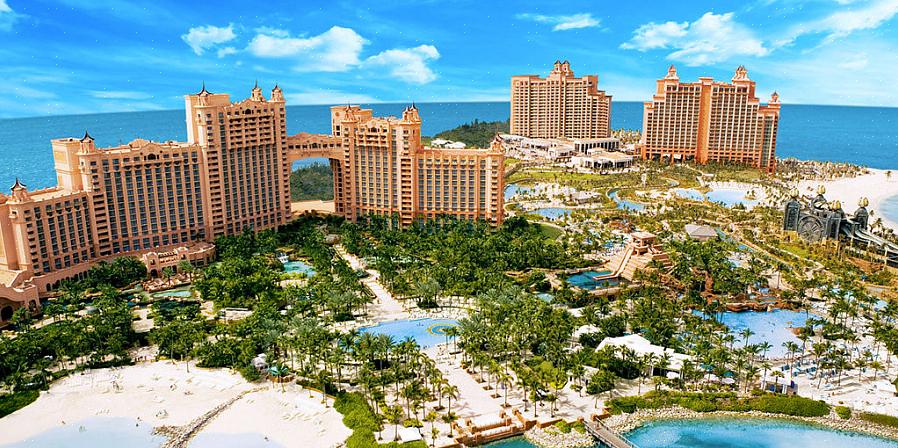 תוכלו להרשות לעצמכם יום ליהנות באקווריום הפנטסטי ולהירגע על החוף במלון אטלנטיס באי גן העדן