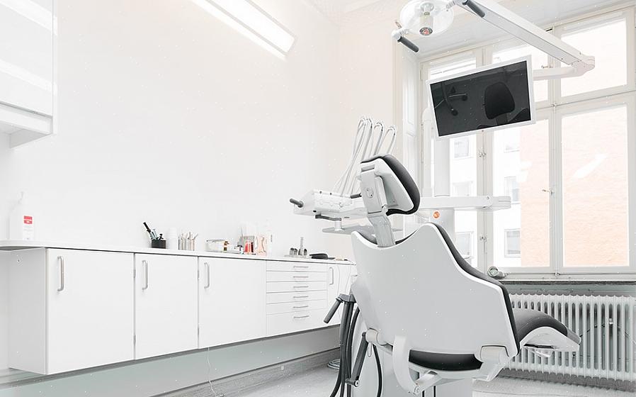 תוכלו לקבל הרבה יותר שימוש מכיסאות ההמתנה של משרד השיניים שלכם אם העיצוב עליהם מעט סלחני
