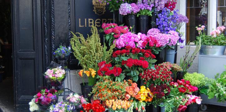 בעלות על עסק של חנות פרחים עשויה להיראות אטרקטיבית מכיוון שנראה כי הפרח מוקף תמיד בפרחים יפים