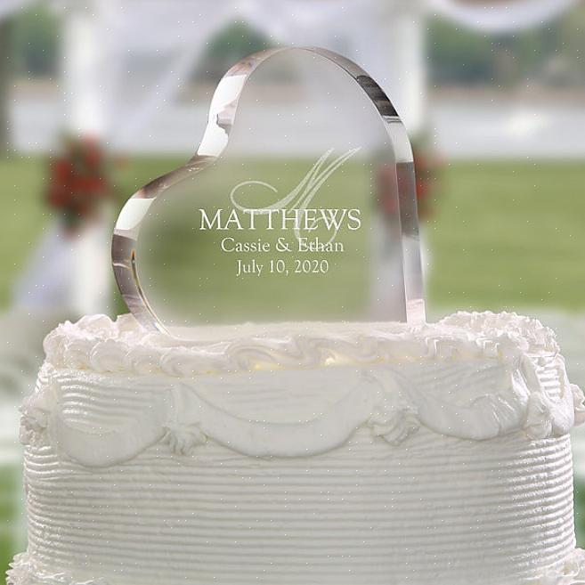 החלק המרכזי של כל חתונה מסורתית הוא תענוג הקונדיטוריה המתנשא המכונה עוגת החתונה