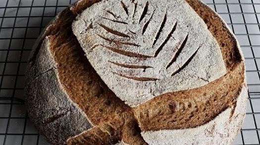 ישנן דרכים להכין לחם דל פחמימות וללא גלוטן