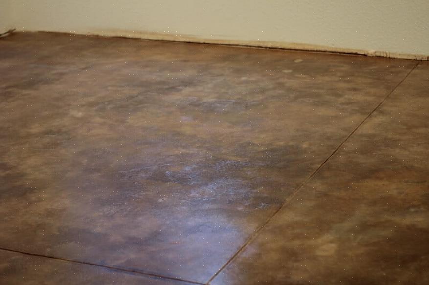 הנחת כתם חומצה על רצפות הבטון תאפשר לך לקבל ריצוף דקורטיבי