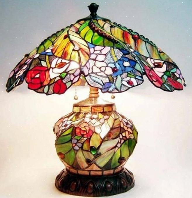 מנורות טיפאני זכו לפופולריות על ידי לואי קומפורט טיפאני בתחילת המאה ה -20