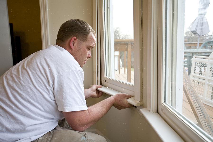 איטום באיכות גבוהה יכול למנוע קור ולחות לחלחל לחלונות שלך