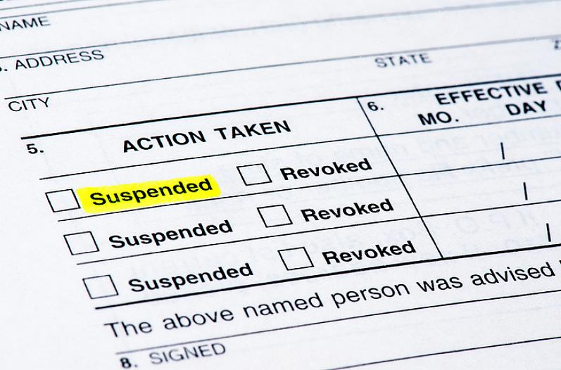 עיין בשלבים הבאים כיצד לקבל רישיון מוגבל לאחר הרשעת DUI