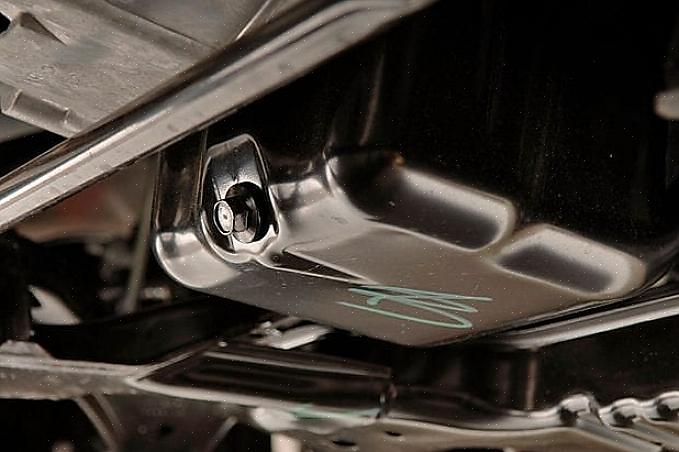 פקק השמן ברכב שלך הוא הכלי שמונע כי נפט דולף החוצה ממכוניתך