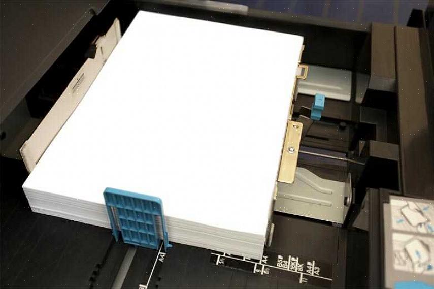 עיין במדריך למשתמש לגבי המשקל המרבי של נייר מכונת צילום שהמדפסת יכולה להכיל